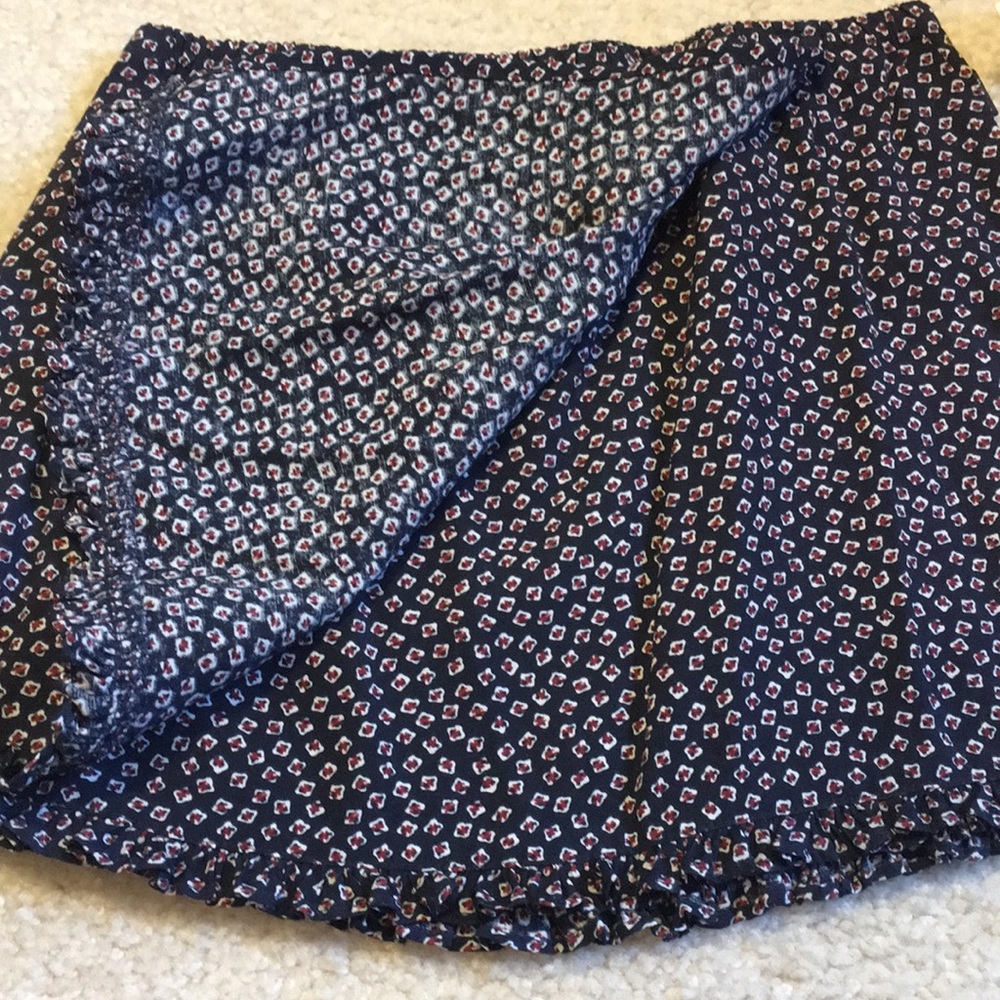 NWT DKNY skirt and sweater outfit size 4T - Picture 7 of 8